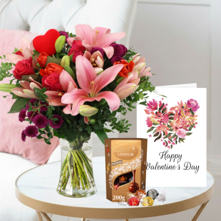 Valentine's Delight, Lindor Truffles (200g) & Valentine's Day Card Valentine's Delight, Lindor Truffles (200g) & Valentine's Day Card