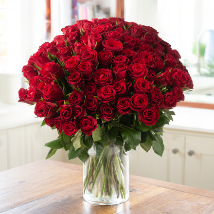 100 Classic Red Roses