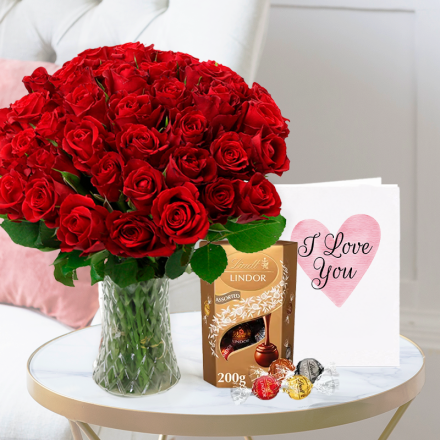 50 Classic Red Roses, Lindor Truffles (200g) & Romance Card 50 Classic Red Roses, Lindor Truffles (200g) & Romance Card