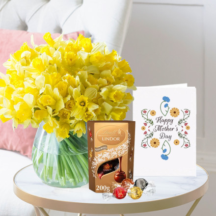 100 Daffodils, Lindor Mixed Truffles (200g) & Mother's Day Card 100 Daffodils, Lindor Mixed Truffles (200g) & Mother's Day Card