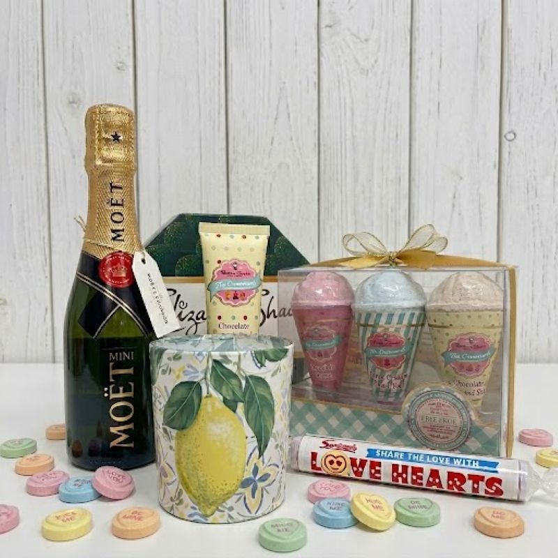 Mums pamper pack Hamper - Next Day Hamper Gift Delivery UK - Blossoming Gifts
